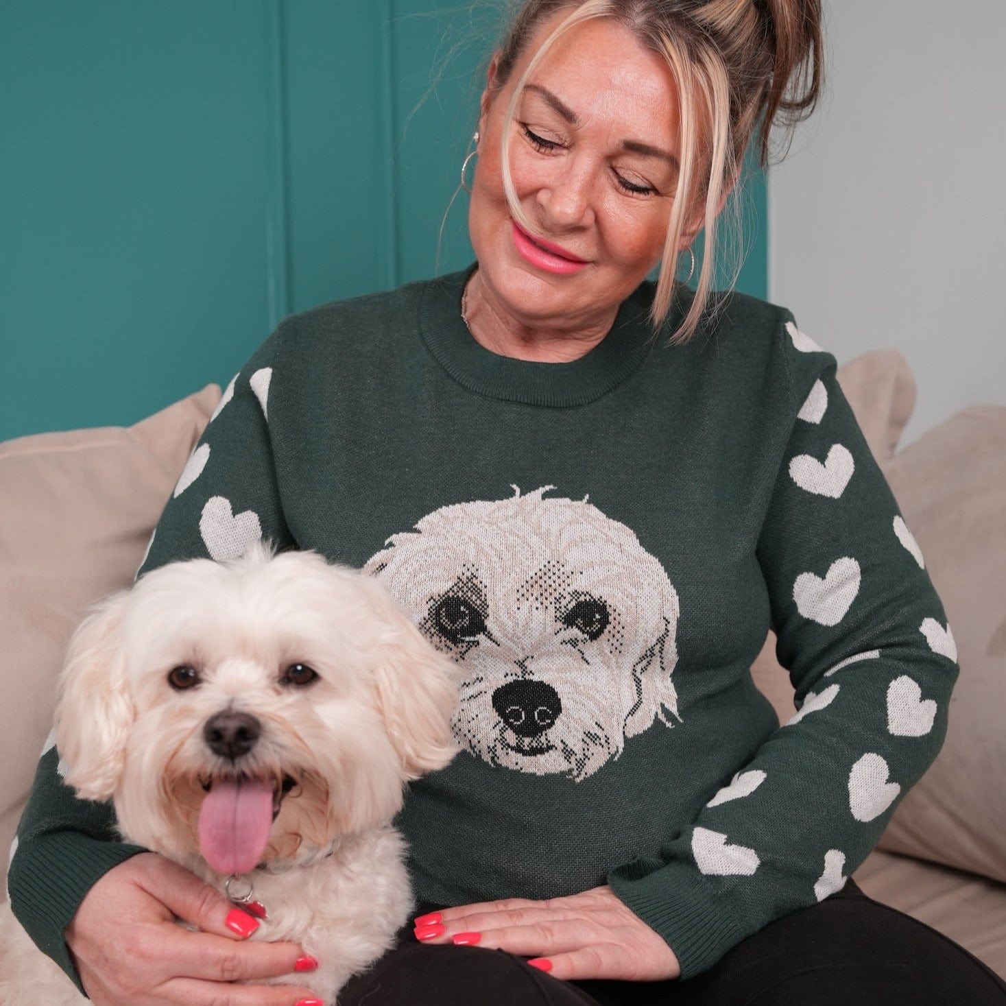 Crown and Paw - Knitwear Custom Knitted Pet Face Sweater with Heart Sleeves